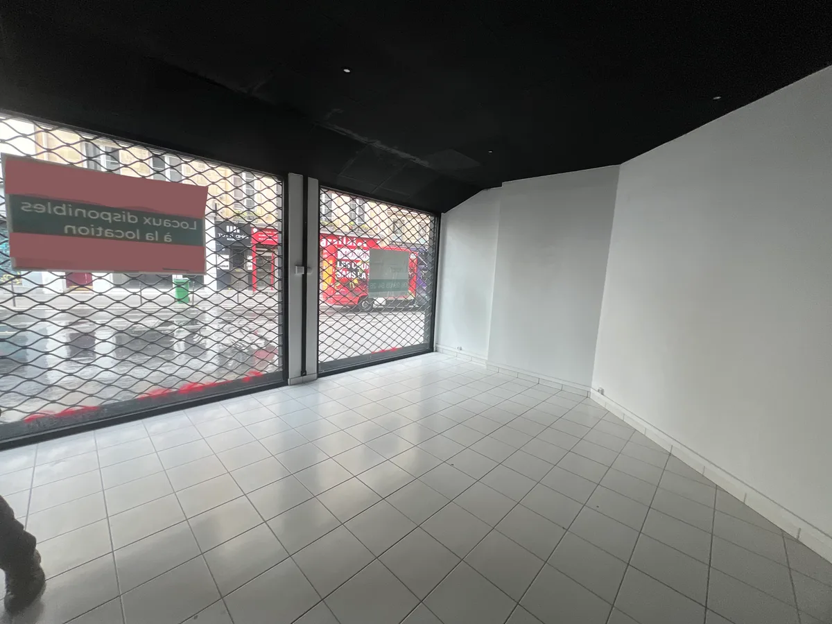 Spacious Retail Space in Châtelet-Les Halles, 100 sqm, pop up store in Paris, interior view