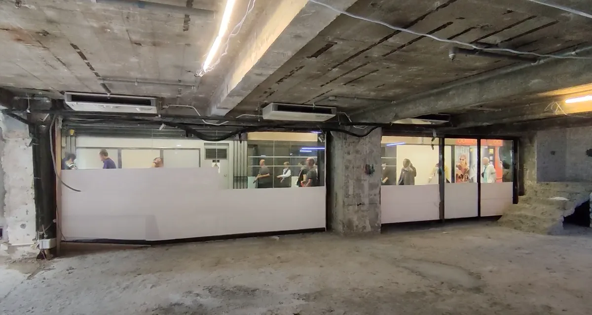 Spacious Shop Available in Tsim Sha Tsui, 422 sqm, pop up store in Hong Kong, second interior view