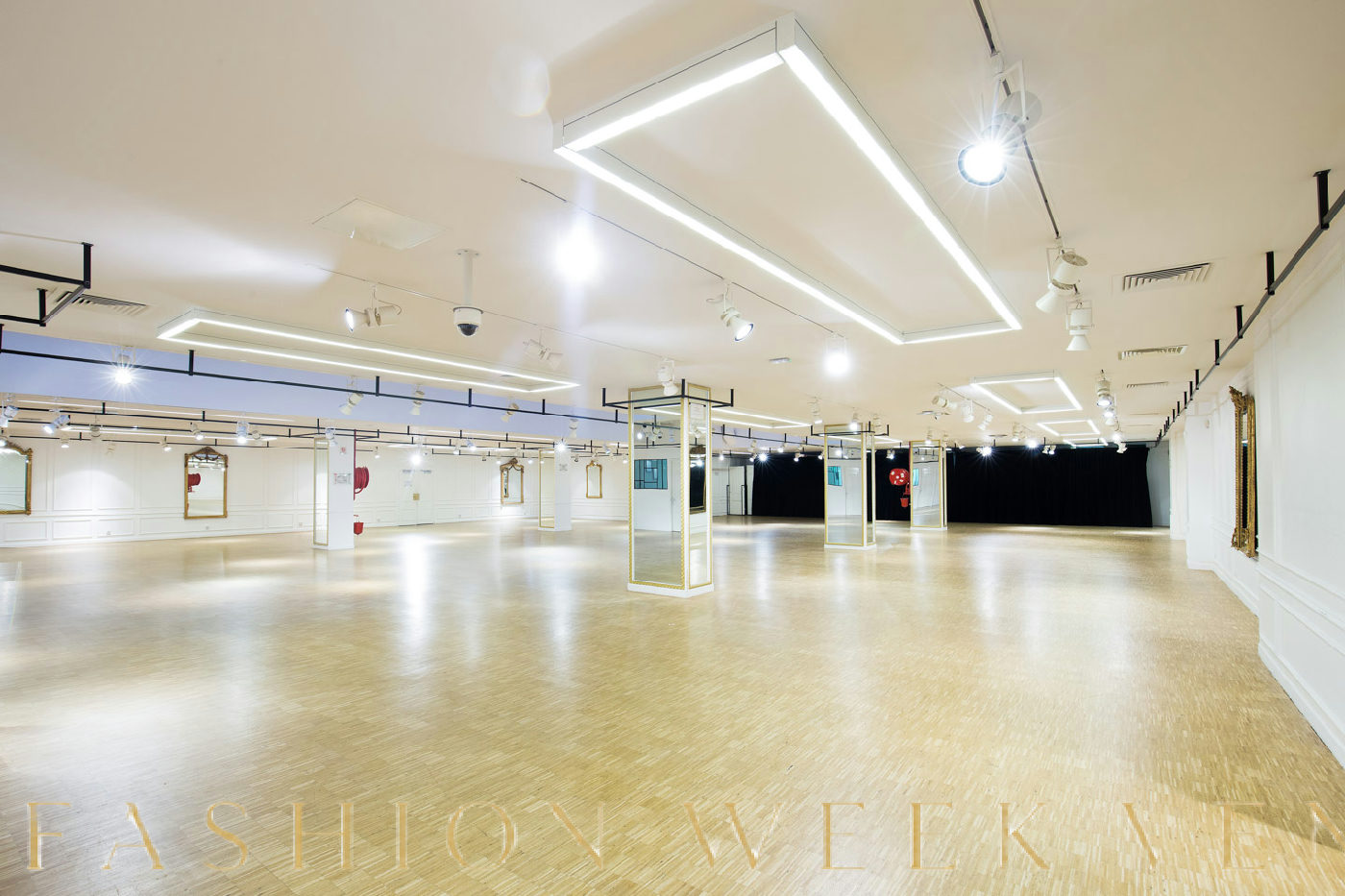 Spacious Showroom Ideal for Events Near Trocadéro, 1000 sqm, product launch, pop-up rental in Paris, third interior view