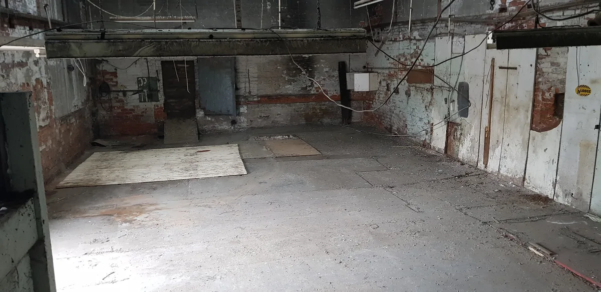 Spacious Storage Unit Available for Rent, 465 sqm, warehouse, pop-up rental in West Yorkshire, second interior view