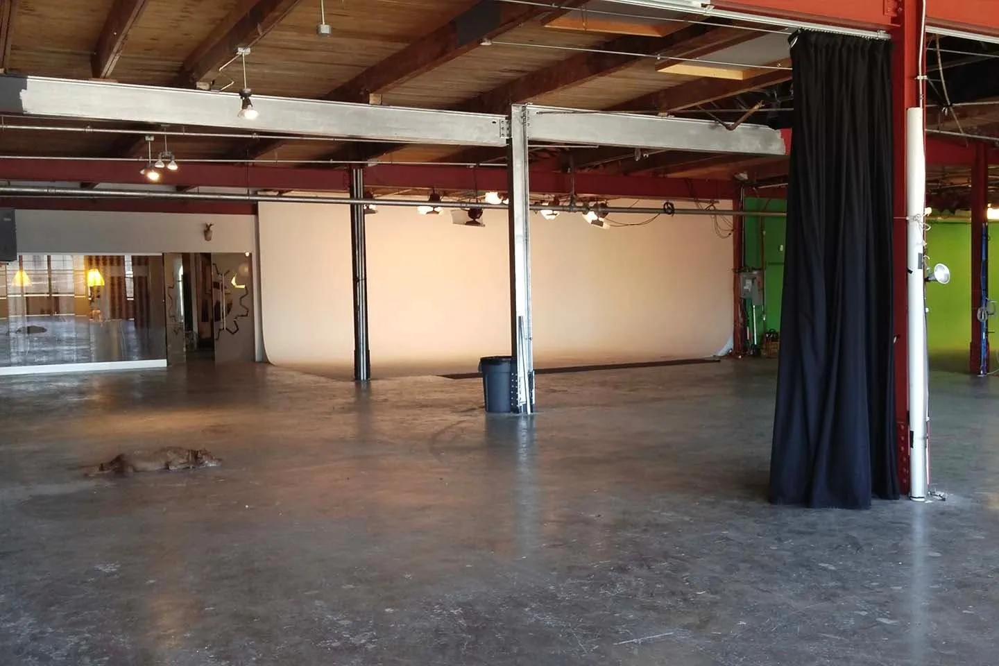 Spacious Studio in West Chicago — 3
