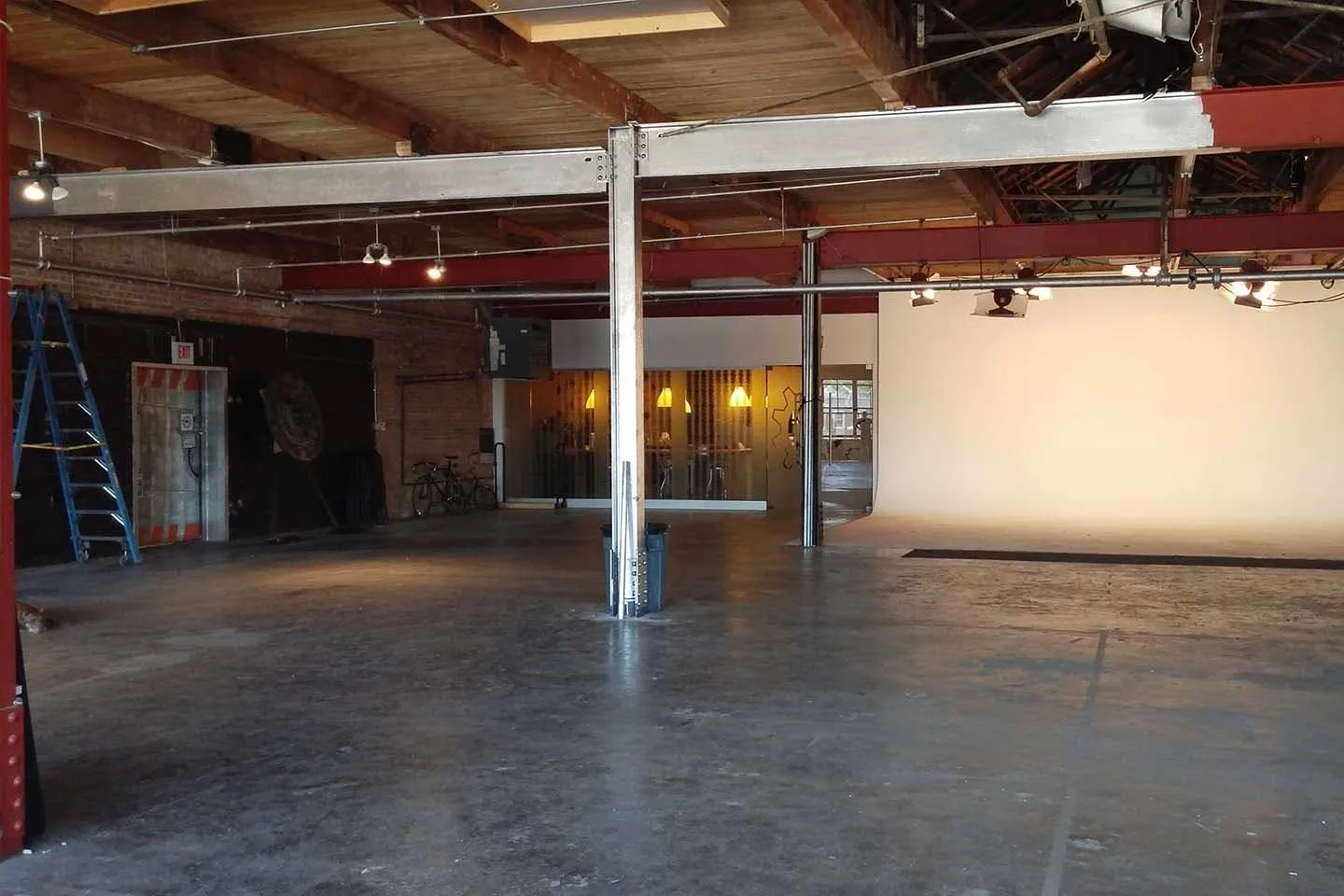 Spacious Studio in West Chicago — 5