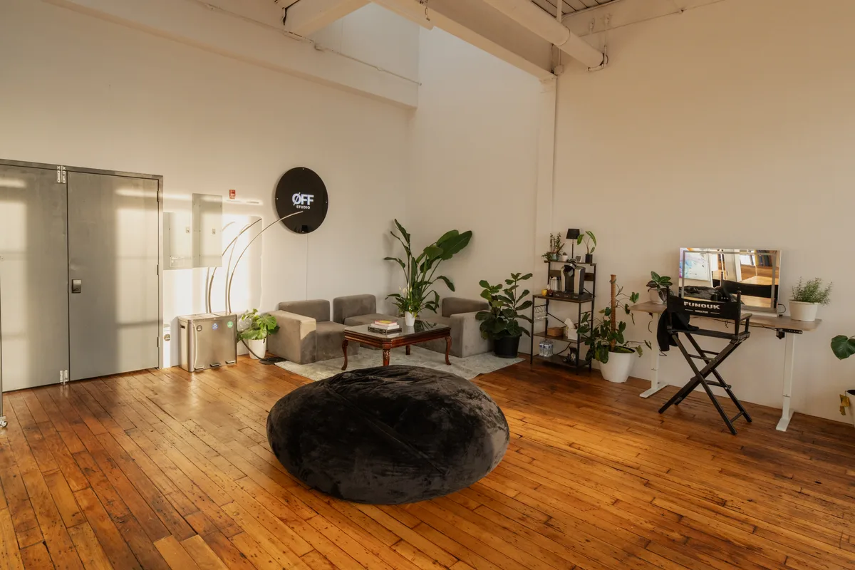 Spacious Studio Loft with NYC Skyline Views, 223 sqm, photo shoot, pop-up rental in Queens, additional interior view
