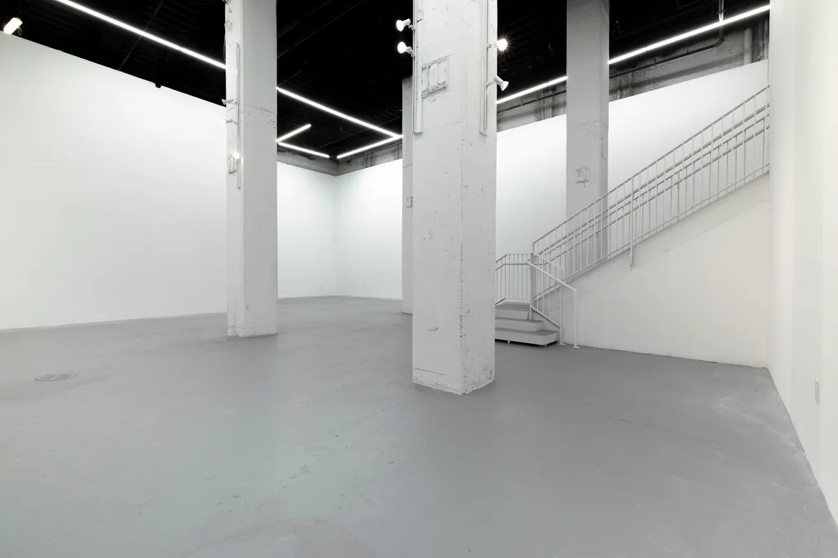 Spacious Two-Level Gallery in Chelsea, 418 sqm, pop up store in New York, additional interior view