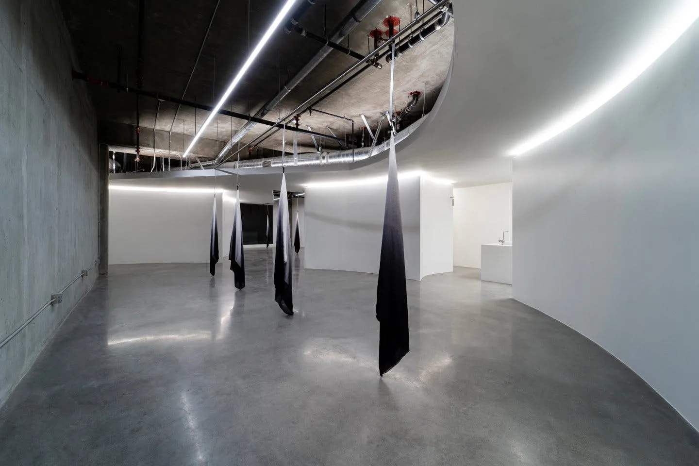 Spacious Urban Loft Studio in Los Angeles Arts District — 5