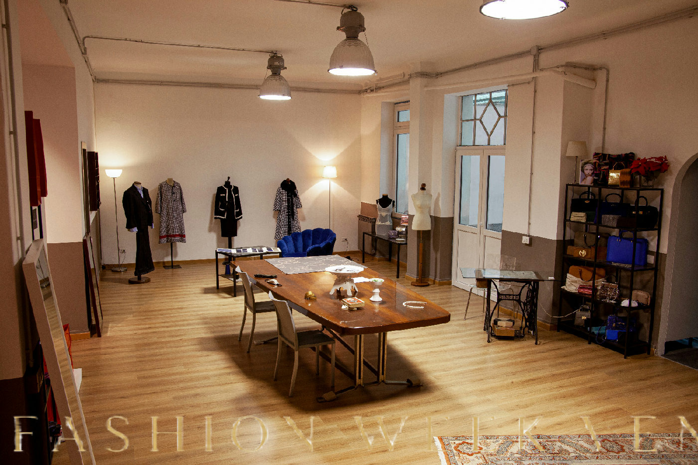 Spacious Venue with Tailoring Area and Outdoor Courtyard, 149 sqm, showroom presentation, pop-up rental in Milano