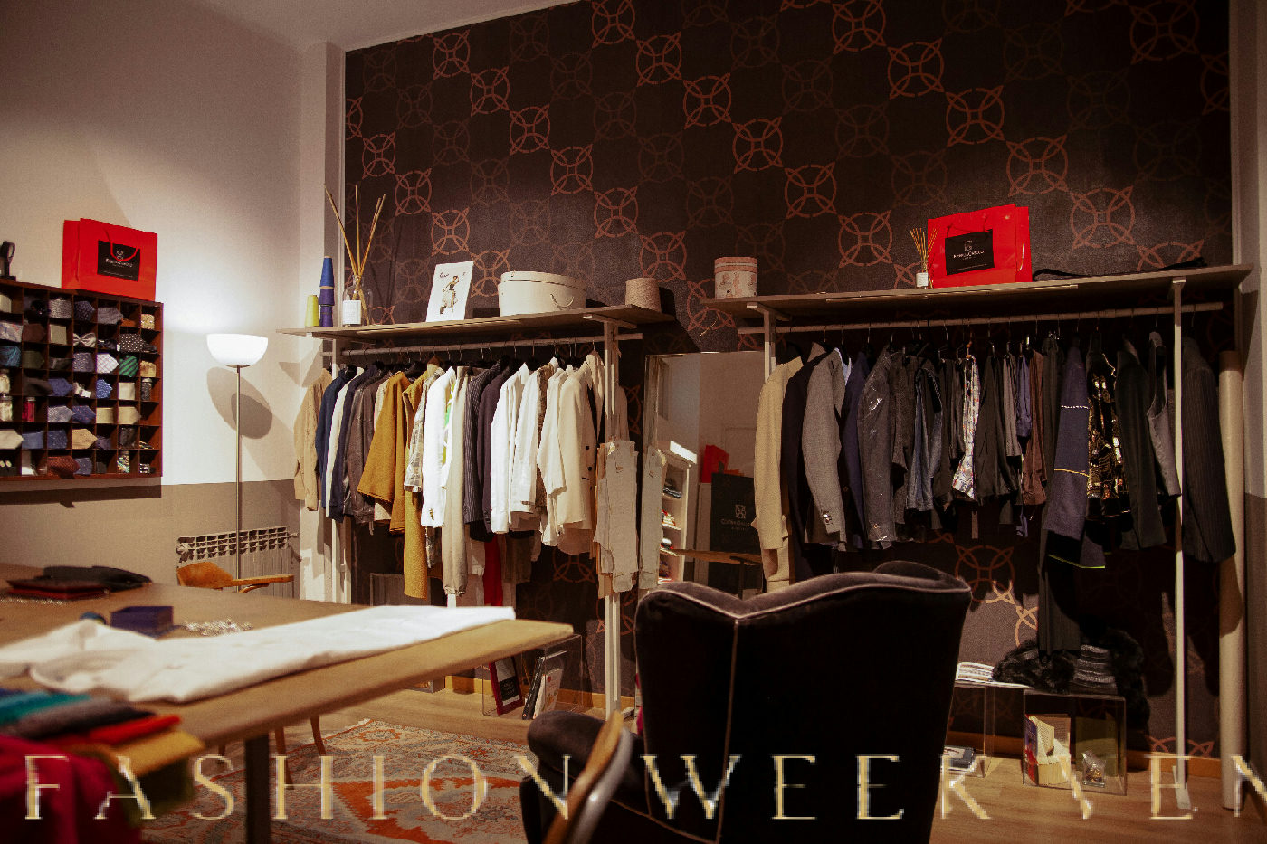 Spacious Venue with Tailoring Area and Outdoor Courtyard, 149 sqm, showroom presentation, pop-up rental in Milano, interior…