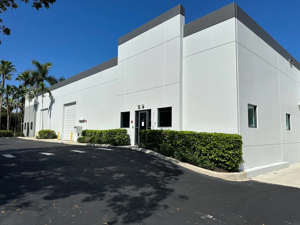 Spacious Warehouse with Modern Amenities in Boynton Beach, 362 sqm, retail activation, pop-up rental, interior view