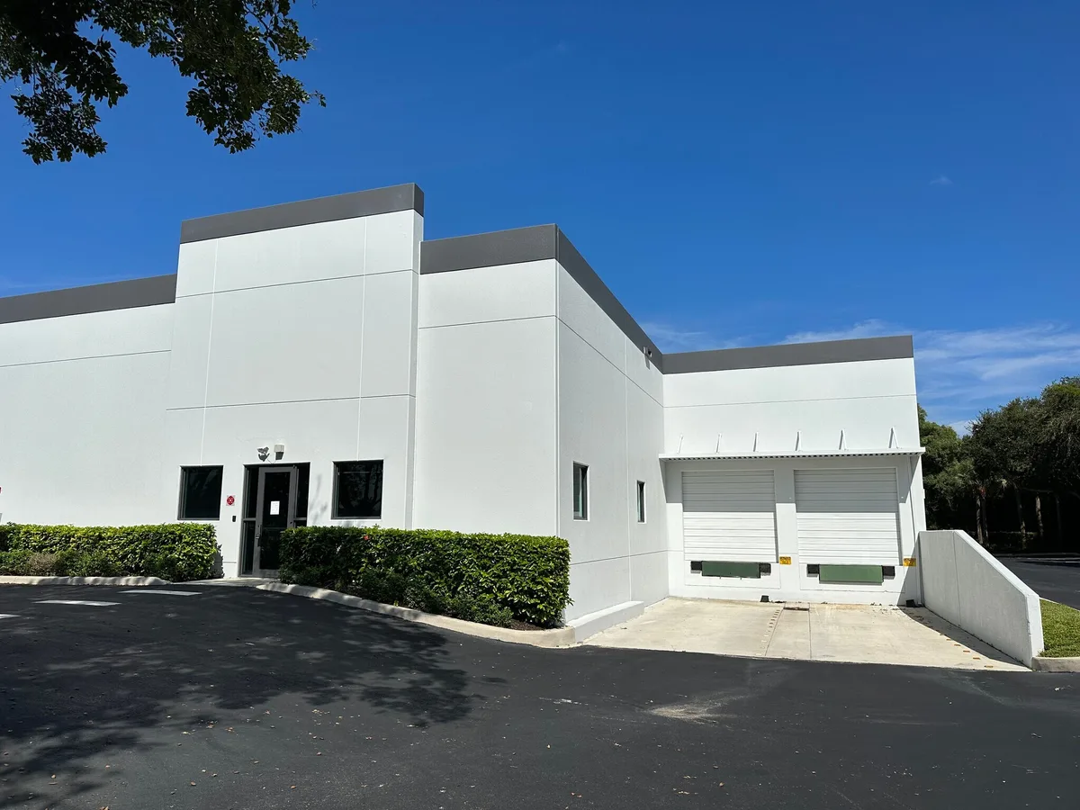 Spacious Warehouse with Modern Amenities in Boynton Beach, 362 sqm, retail activation, pop-up rental, third interior view