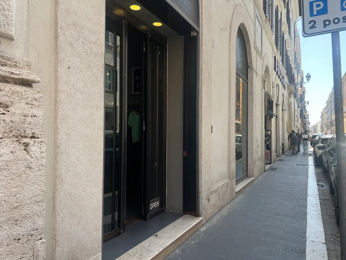 Spazio Creativo di 28 mq in Centro Storico di Roma, 28 sqm, pop up store, additional interior view