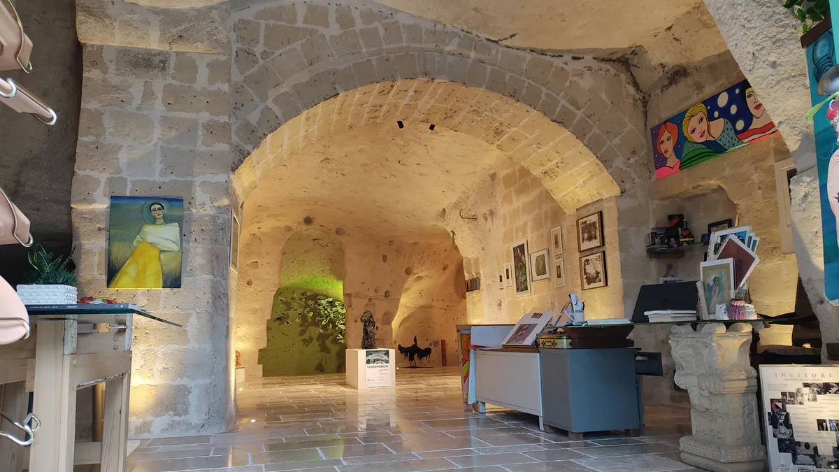 Spazio Espositivo Unico a Matera, 100 sqm, art exhibition, pop-up rental, interior view