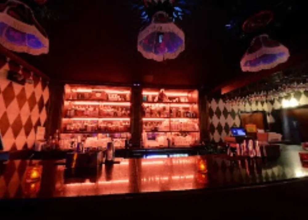 Speakeasy-Themed Cabaret and Cocktail Lounge for Events, 465 sqm, private event, pop-up rental in New York, additional inter…