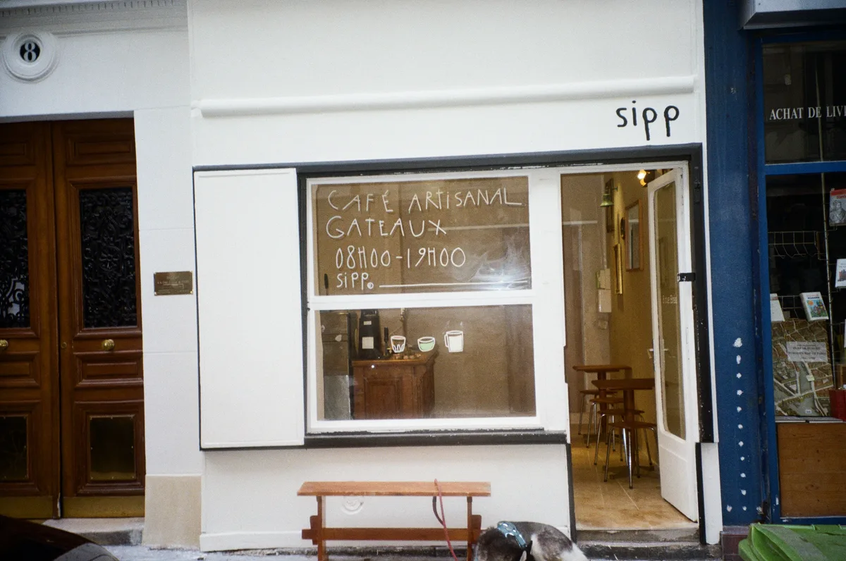 Specialty Coffee Shop in Prime Location, 15 sqm, pop up store in Paris, second interior view