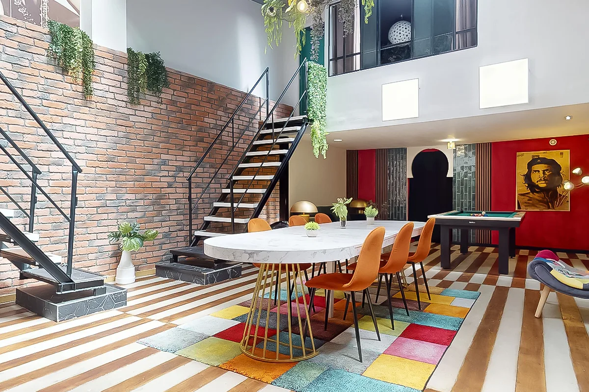 Spectacular 200 m² Industrial Loft Near Paris, showroom presentation, pop-up rental in Suresnes, interior view