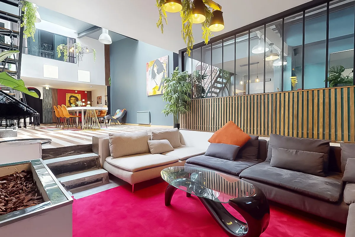Spectacular 200 m² Industrial Loft Near Paris, showroom presentation, pop-up rental in Suresnes, second interior view