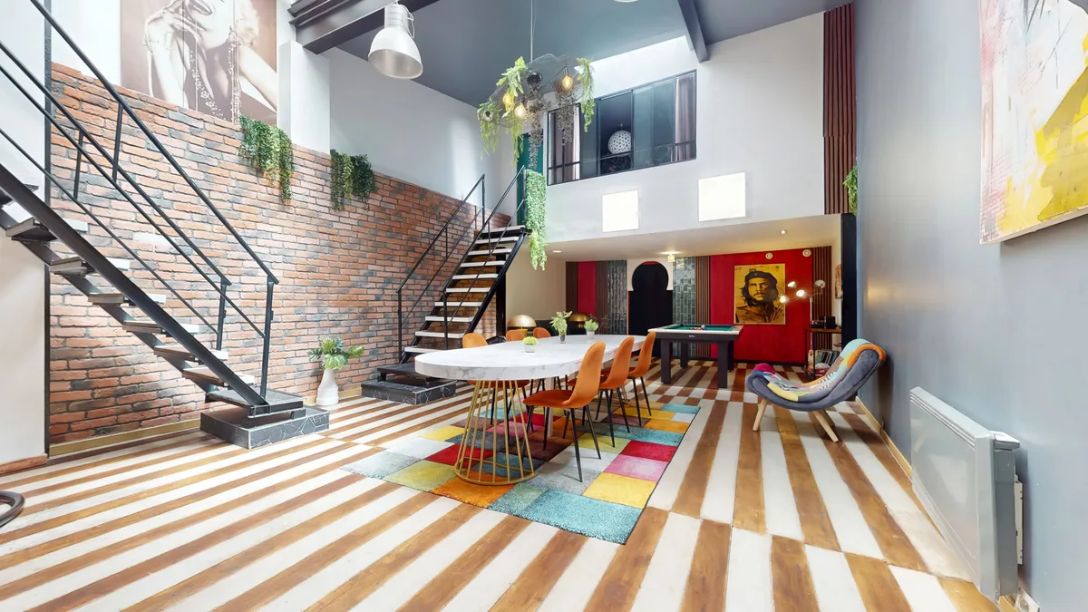 Spectacular 200 m² Industrial Loft Near Paris, showroom presentation, pop-up rental in Suresnes, third interior view