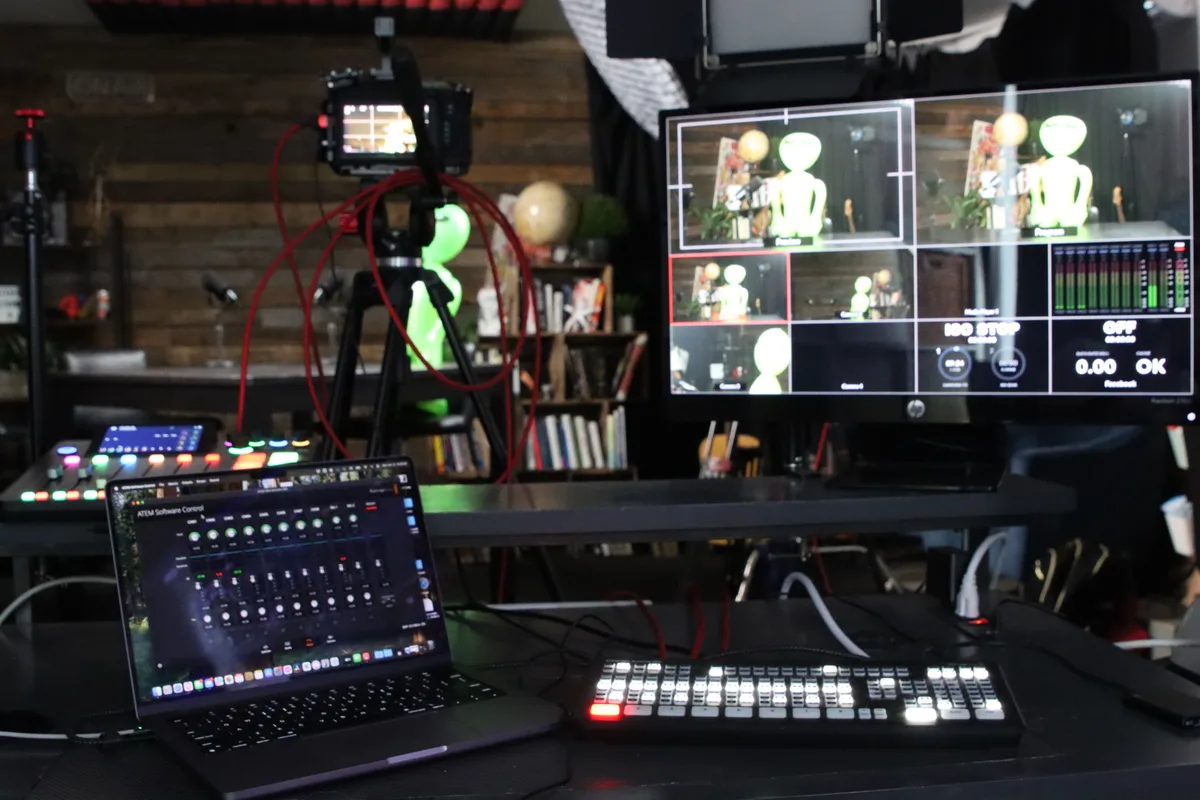 State-of-the-Art Podcast Studio for Audiovisual Projects, 37 sqm, pop-up rental in Saint-Colomban
