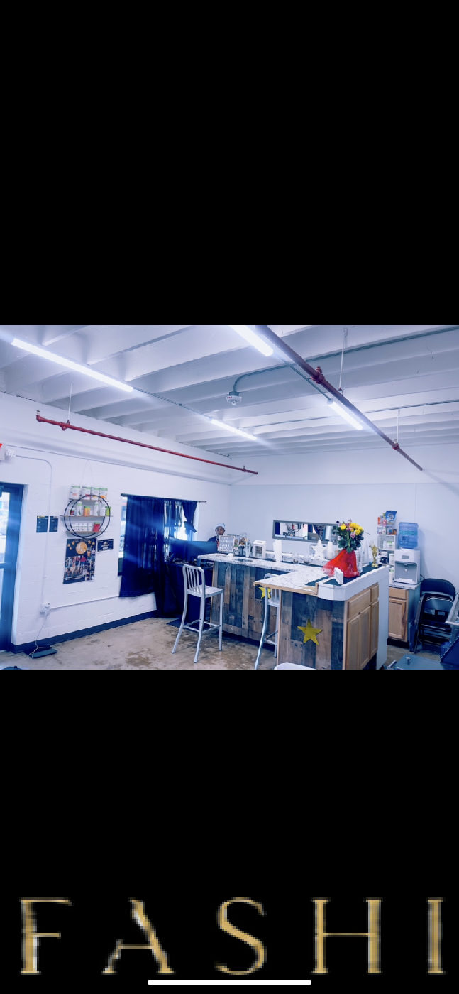 Storefront with Equipment Included Near Bishop Arts, 74 sqm, pop up store in Dallas