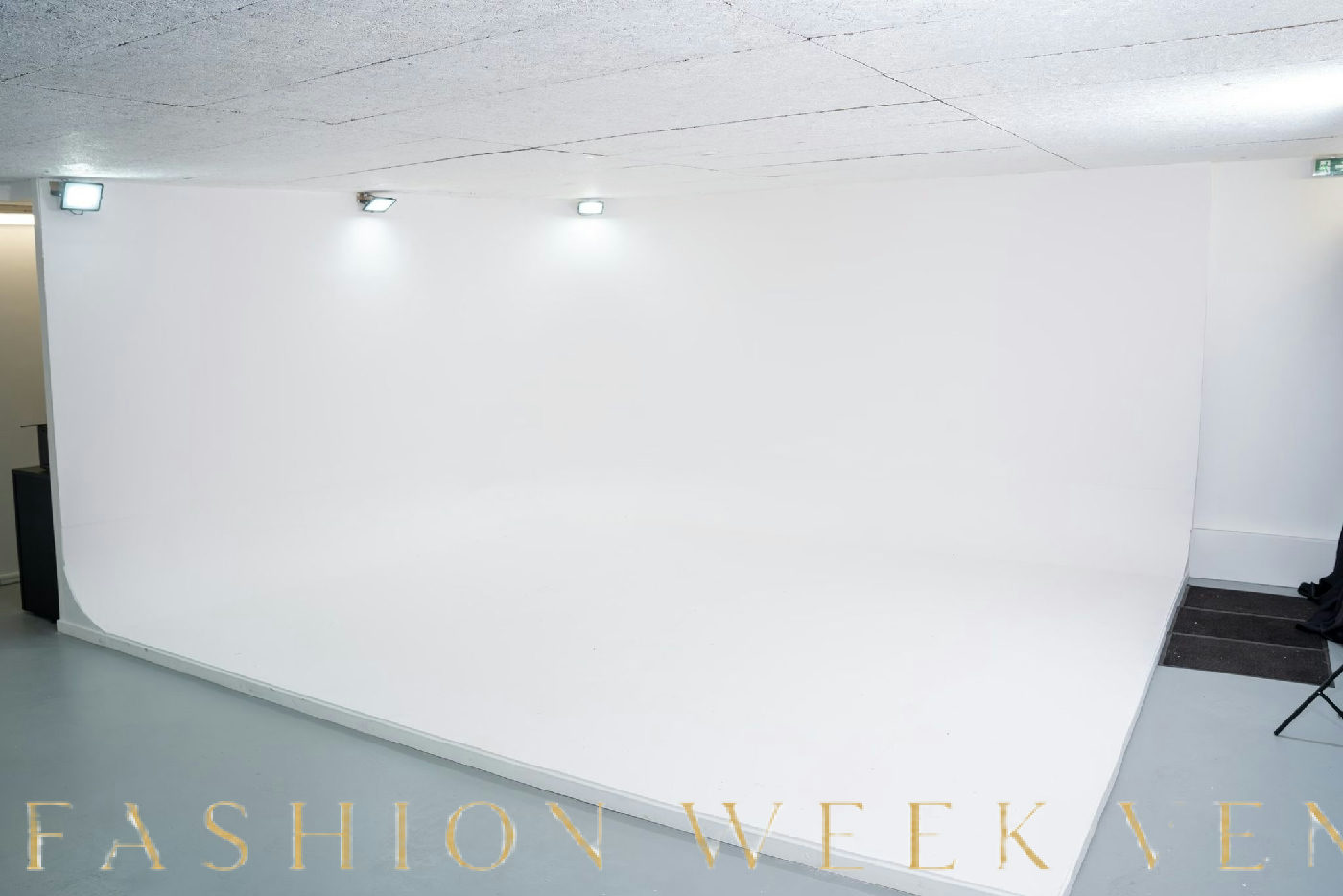 Studio Photo avec Cyclorama à Votre Disposition, 100 sqm, photo shoot, pop-up rental in La Courneuve, third interior view