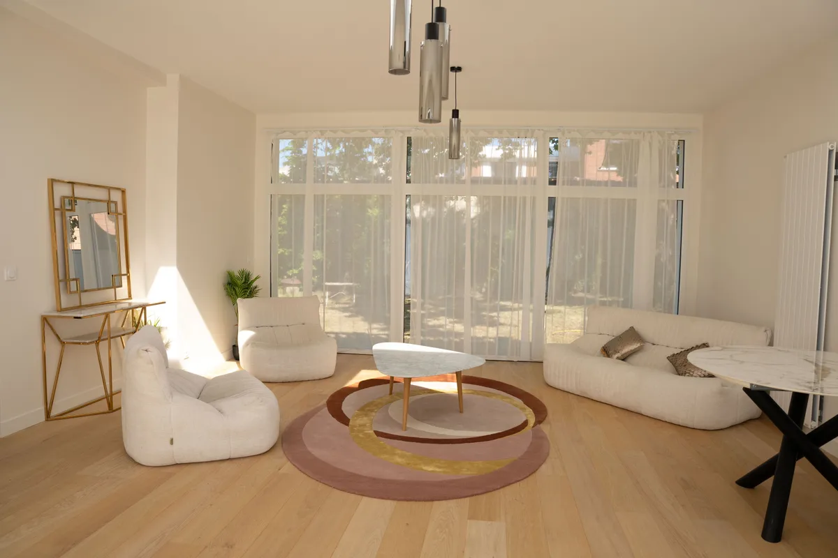 Studio photo d'exception à Colombes – Maison historique avec jardin, 300 sqm, photo shoot, pop-up rental