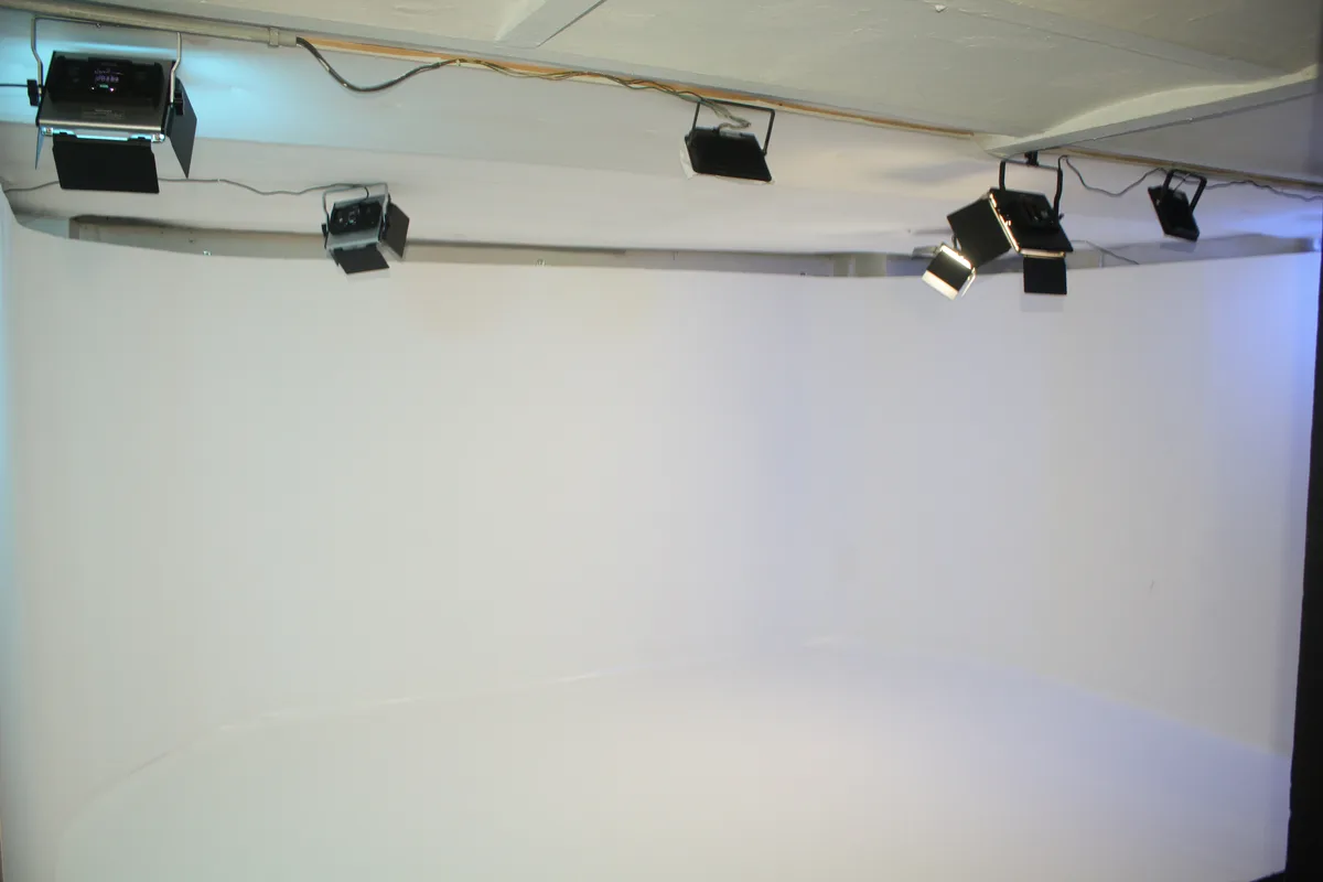 Studio Photo in Central Brussels, 40 sqm, photo shoot, pop-up rental in Bruxelles, second interior view