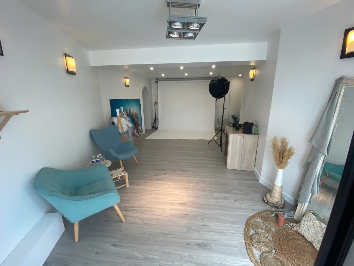 Studio Photo pour Grossesse et Nouveau-né, 35 sqm, photo shoot, pop-up rental in Jouy-le-Moutier