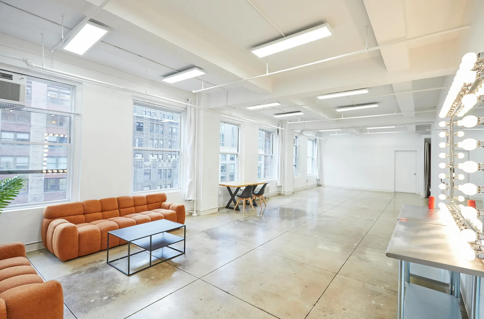 Studio Showroom and Event Space in Manhattan Garment District — 3