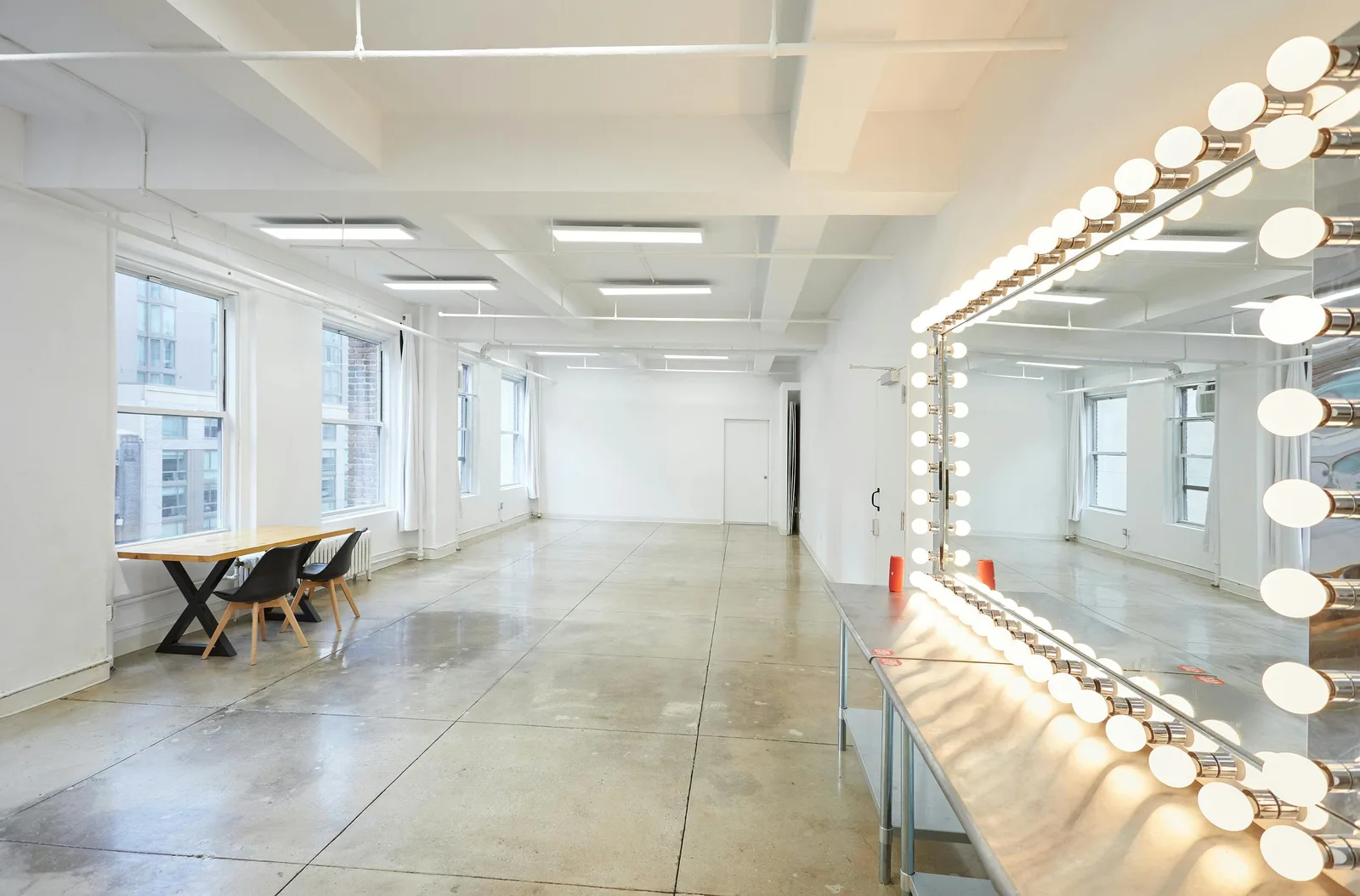 Studio Showroom and Event Space in Manhattan Garment District — 4