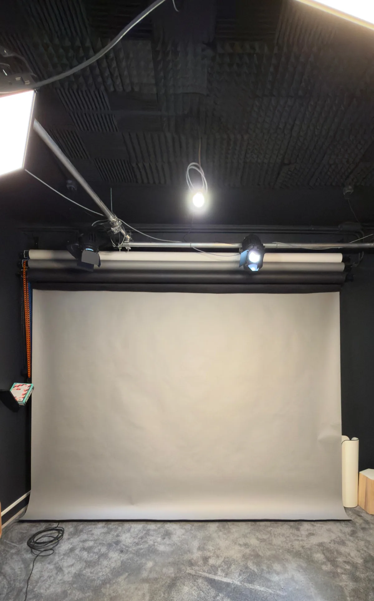 Studio Space in Boulogne-Billancourt, 130 sqm, photo shoot, pop-up rental, third interior view
