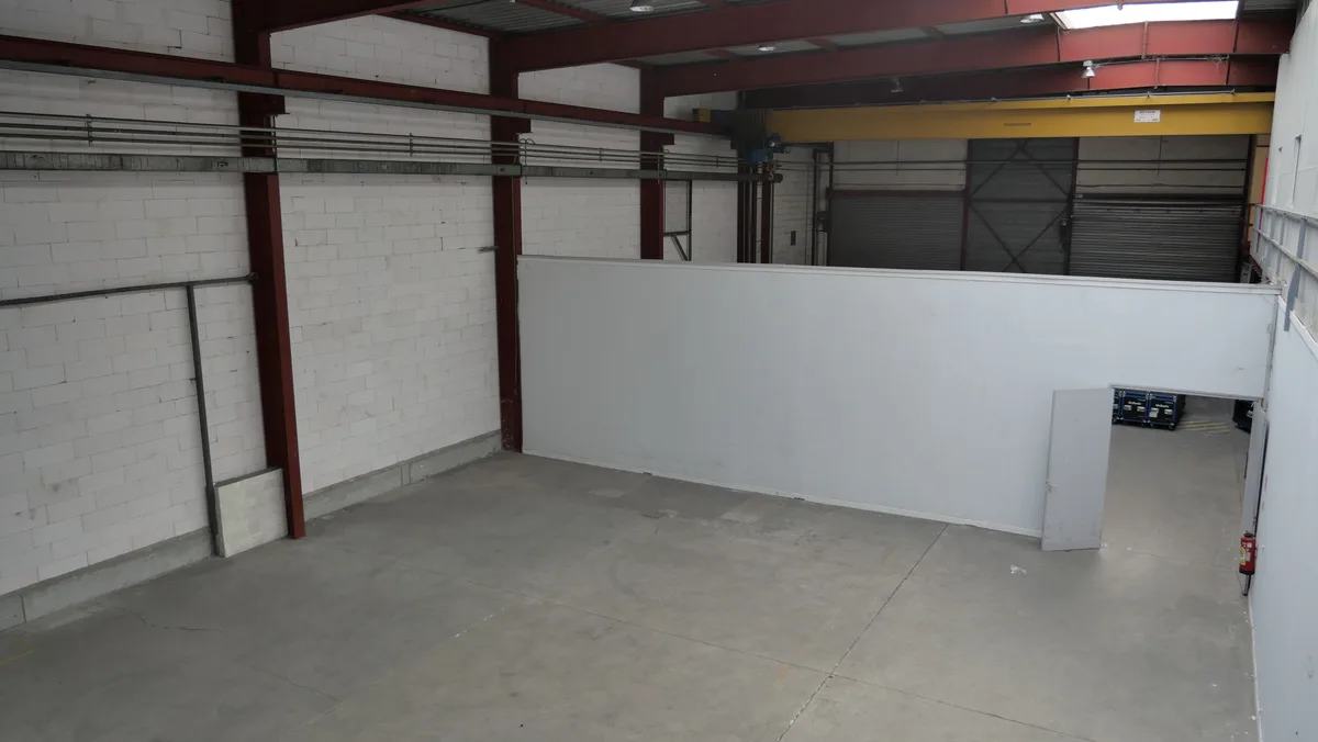 Studio Tournage VPH - Montigny, 2000 sqm, video production, pop-up rental in Montigny-le-Bretonneux, second interior view