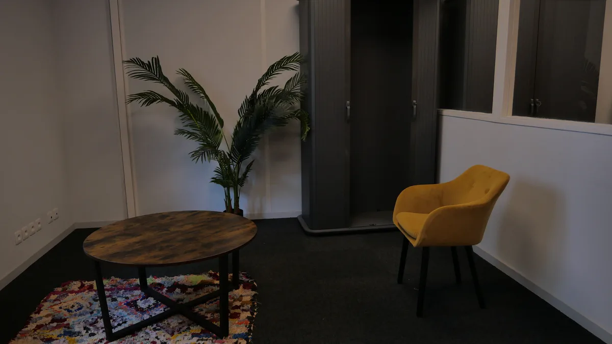 Studio Tournage VPH - Montigny, 2000 sqm, video production, pop-up rental in Montigny-le-Bretonneux, third interior view