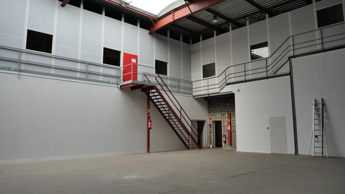 Studio Tournage VPH - Montigny, 2000 sqm, video production, pop-up rental in Montigny-le-Bretonneux, additional interior view