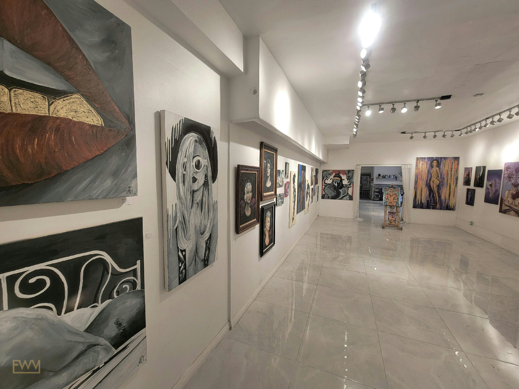 Stunning All White Marbled Gallery in Los Angeles, 84 sqm, + "pop up space" + "exhibitions". signals for "gallery" in sample…