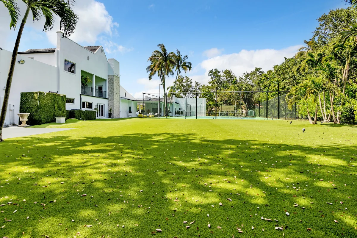 Stunning Mansion Rental with Pool and Tennis Court, 2787 sqm, photo shoot, pop-up rental in Miami, second interior view