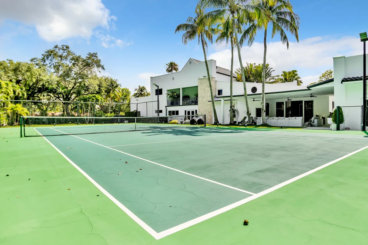 Stunning Mansion Rental with Pool and Tennis Court, 2787 sqm, photo shoot, pop-up rental in Miami, third interior view