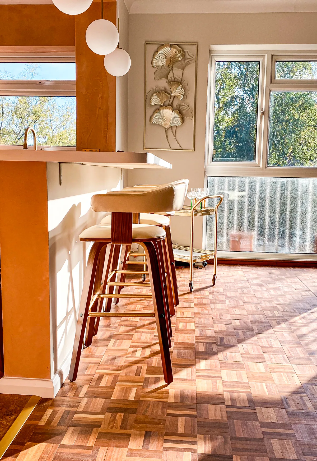 Stylish 1970s Apartment with Modern Amenities, 5 sqm, art exhibition, pop-up rental in Hertfordshire, third interior view