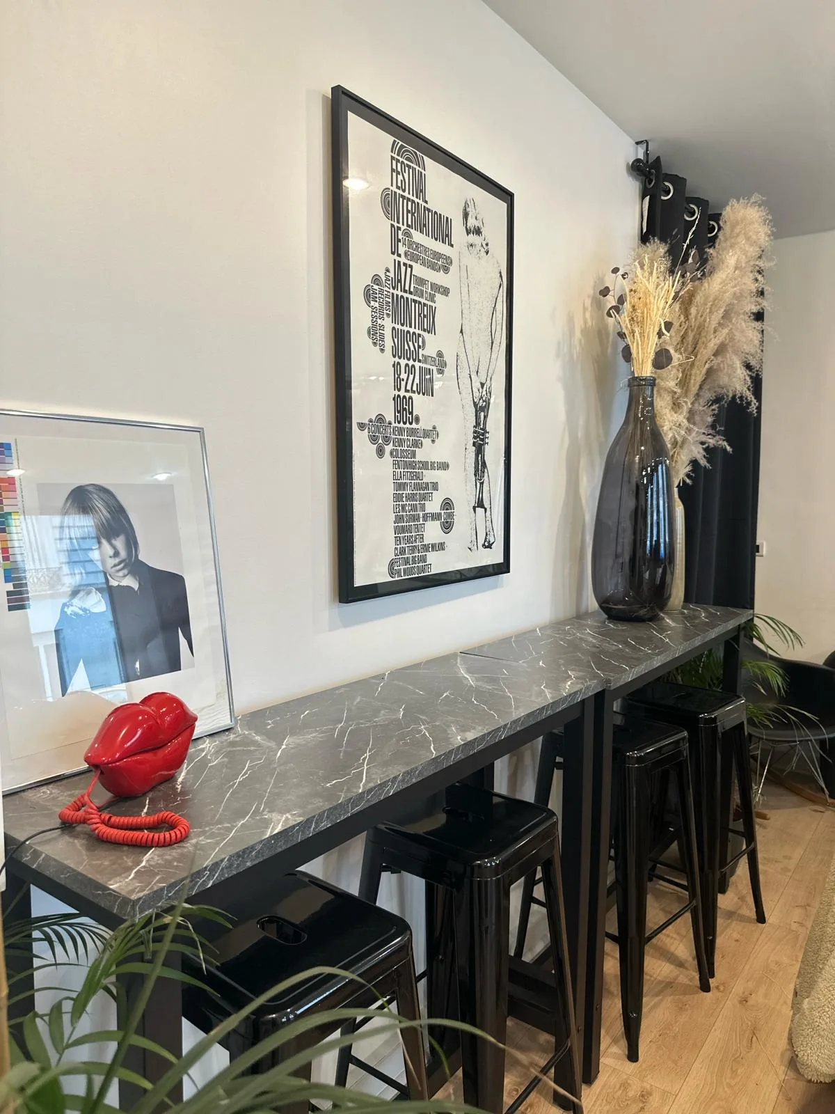 Stylish Boutique Office Space on Street Level — 2