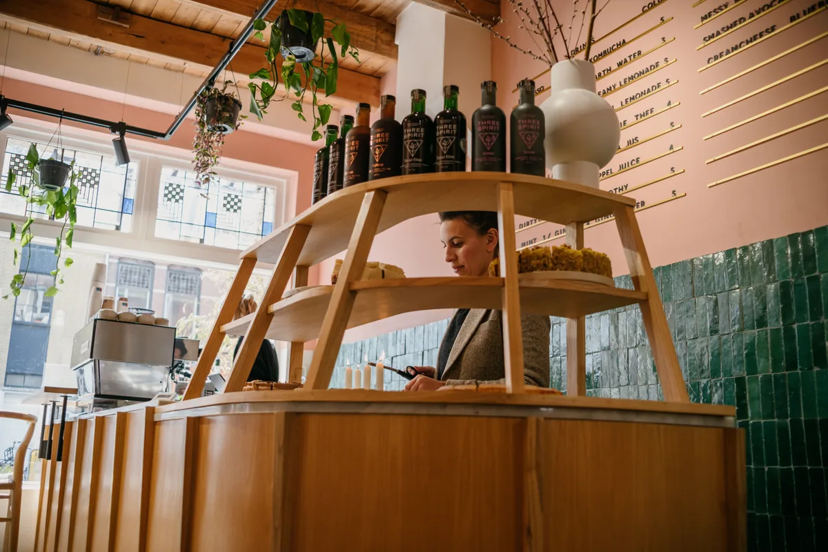 Stylish Coffee and Concept Space with Full Amenities, 60 sqm, pop up store in Utrecht, second interior view
