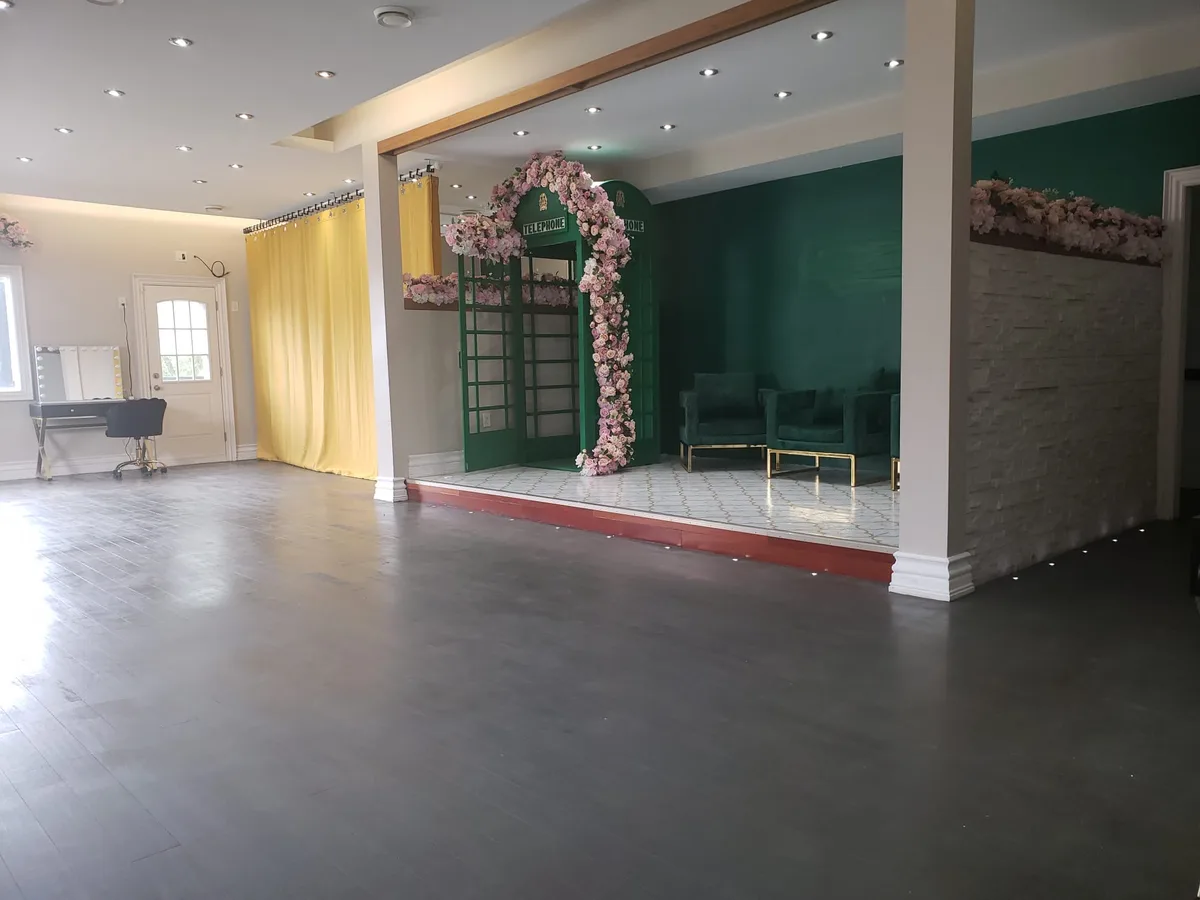 Stylish Event Space with Unique Ambiance, 151 sqm, pop up store in Toronto