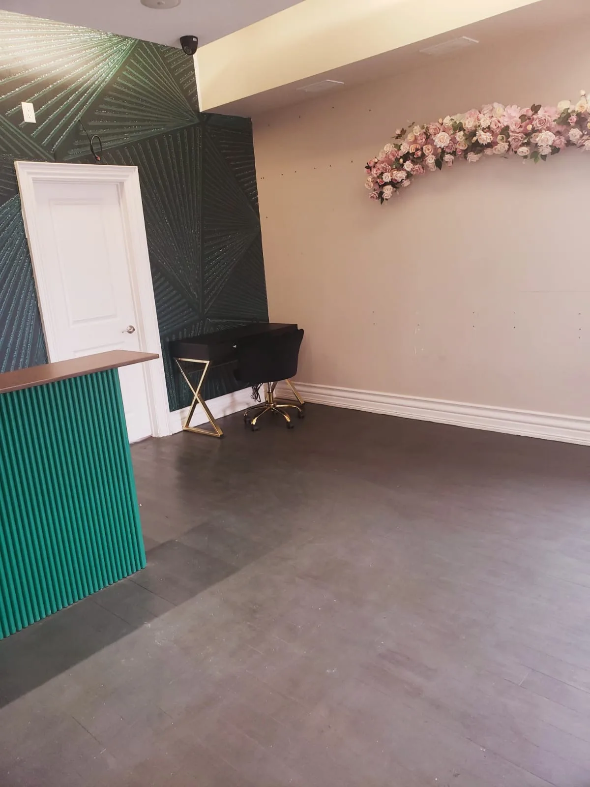 Stylish Event Space with Unique Ambiance, 151 sqm, pop up store in Toronto, additional interior view