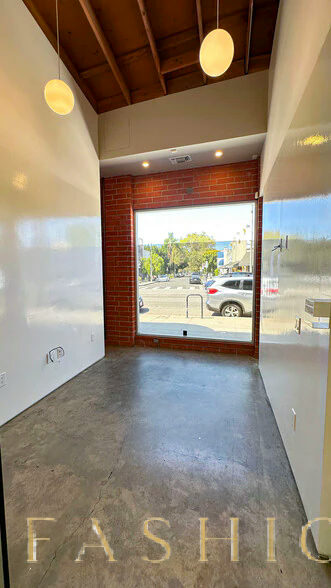Stylish Remodeled Space for Diverse Events on West Third Street, 335 sqm, product launch, pop-up rental in Los Angeles, thir…