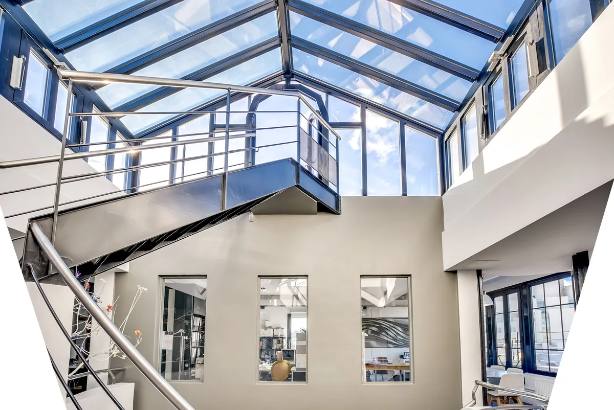 Stylish Showroom and Rooftop for Events, 100 sqm, showroom presentation, pop-up rental in Paris