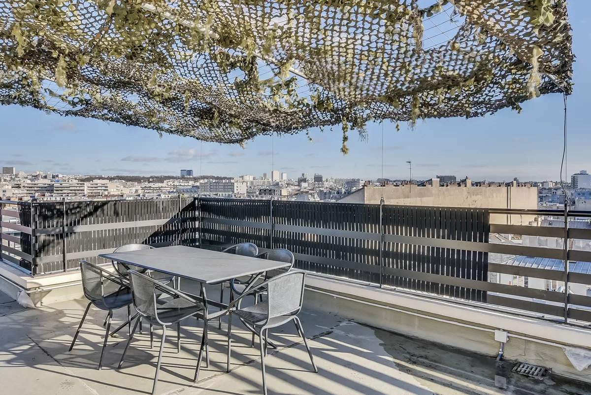 Stylish Showroom and Rooftop for Events, 100 sqm, showroom presentation, pop-up rental in Paris, third interior view
