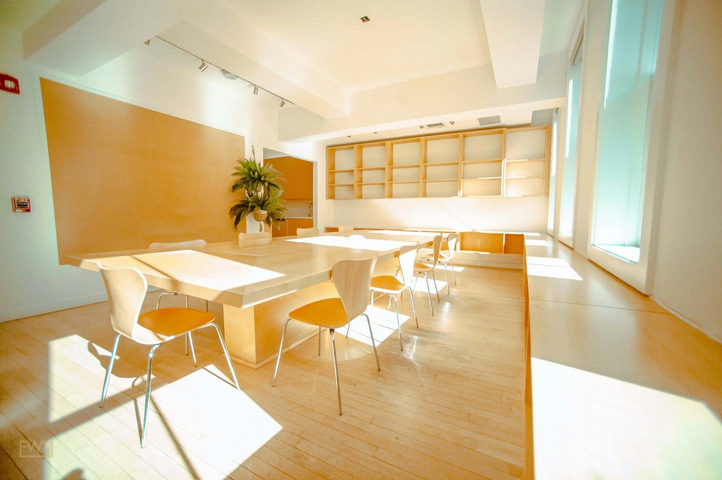 Sunny Private Conference Room at 31 Perry Street, New York, 65 sqm, workshop, pop-up rental