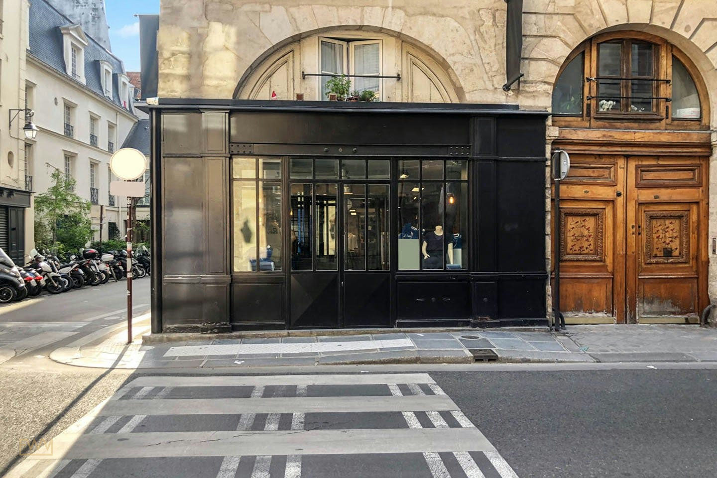 Superb Corner Boutique in Le Marais, Paris, 180 sqm, pop up store