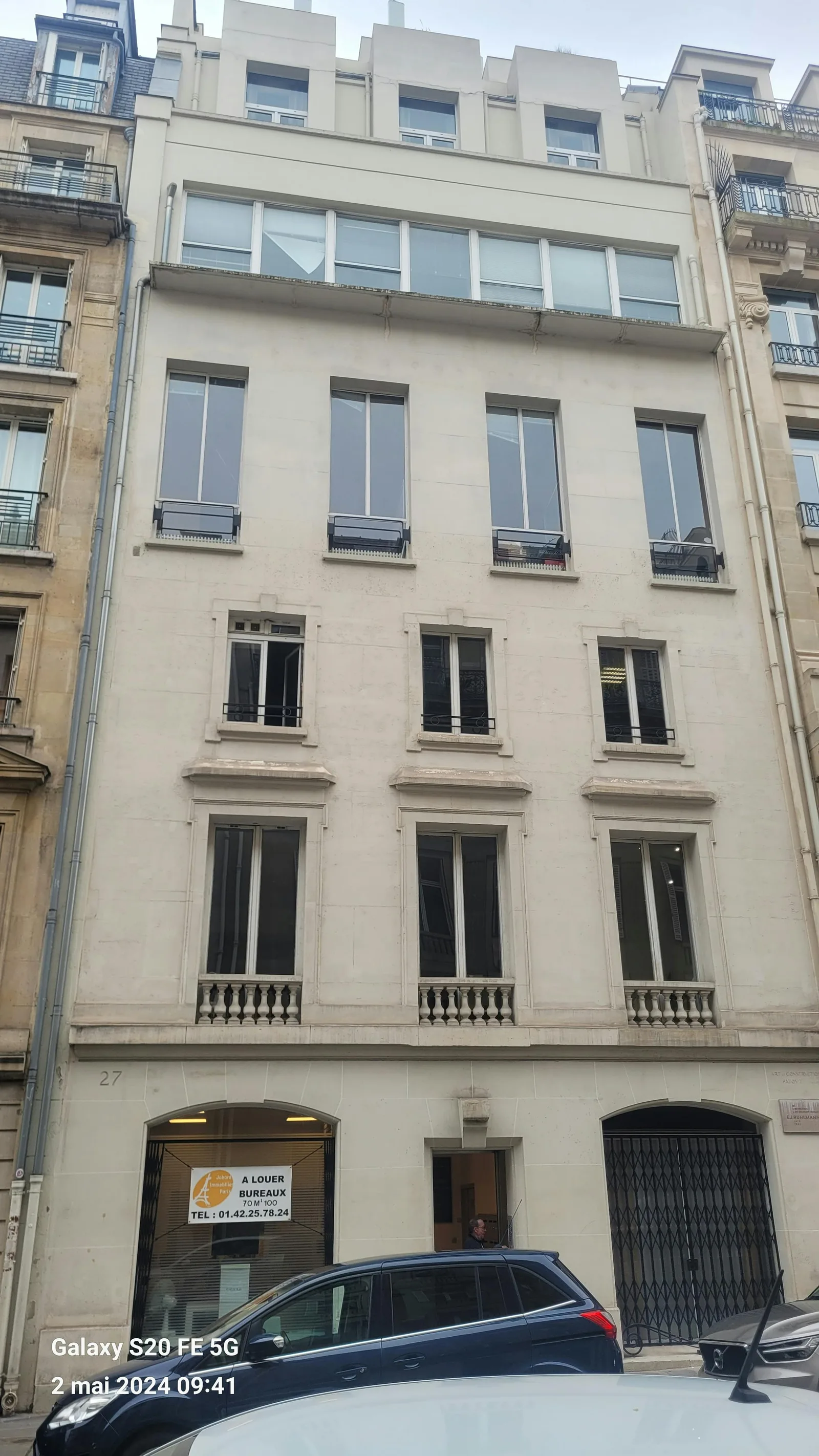 Third-Floor Office and Meeting Space on Rue de Lisbonne — 3