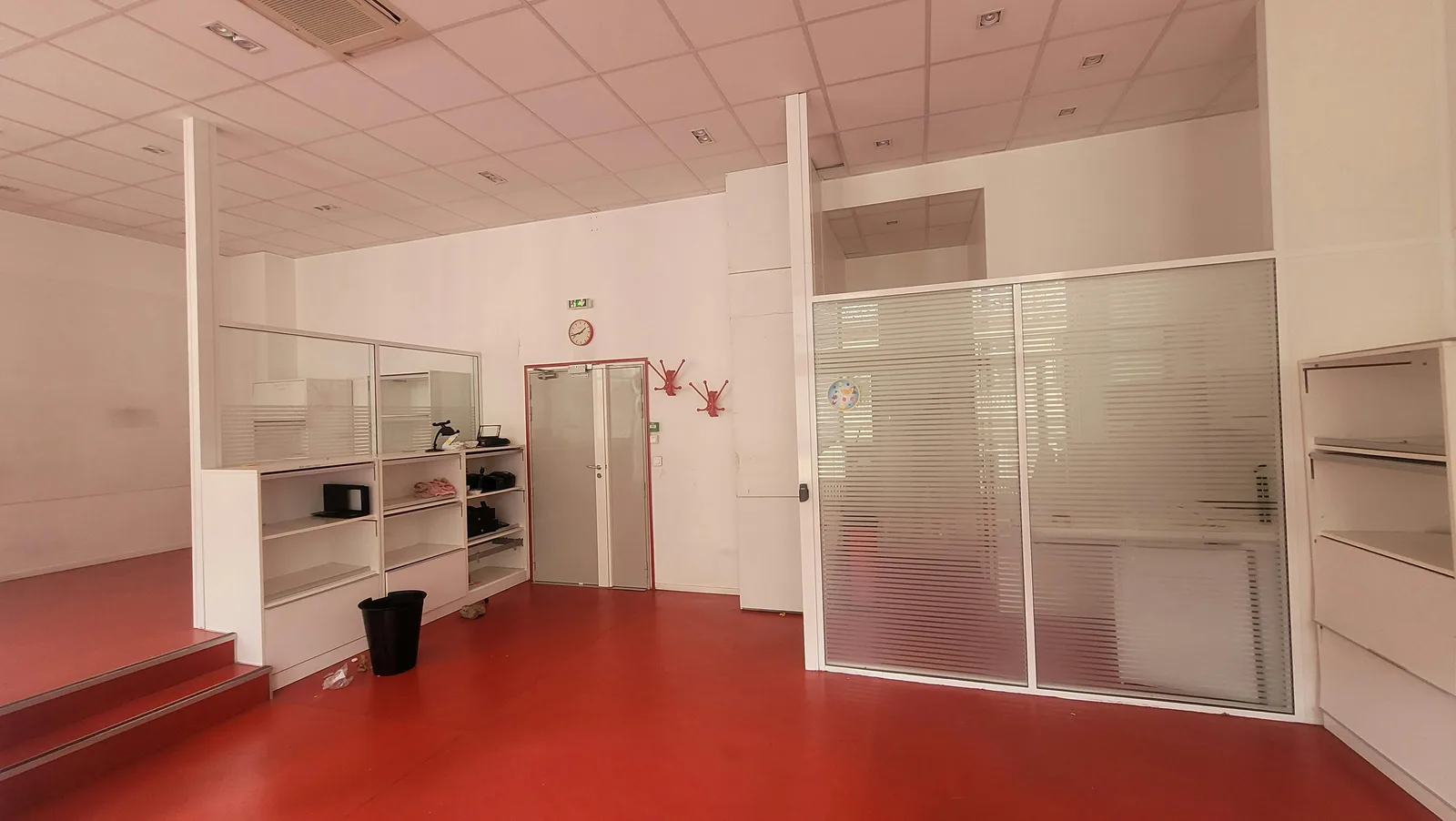 Third-Floor Office and Meeting Space on Rue de Lisbonne — 4