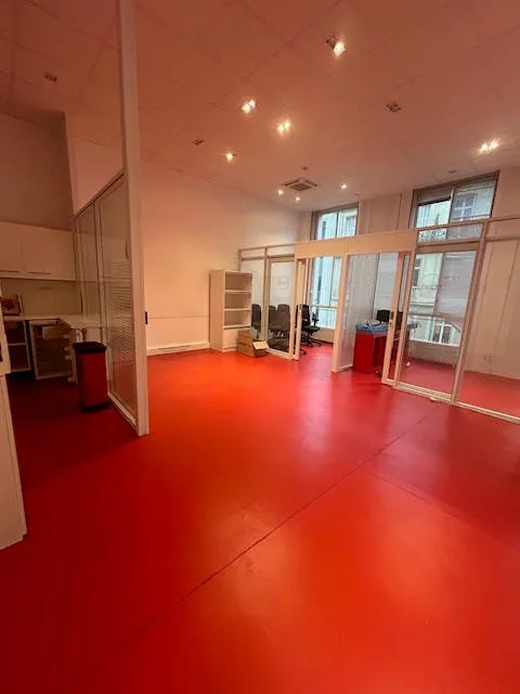 Third-Floor Office and Meeting Space on Rue de Lisbonne — 5