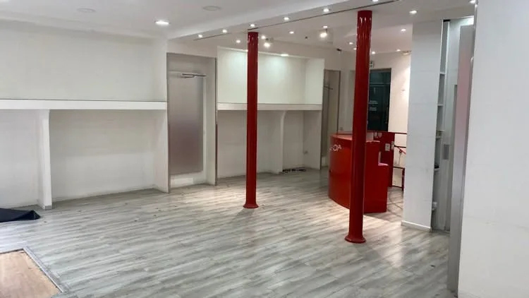 Three-Level Commercial Space on Rue du Caire, Paris — 4