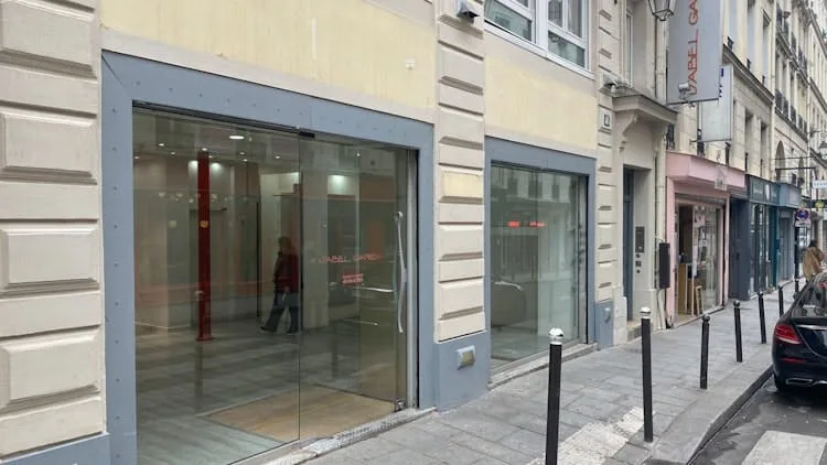 Three-Level Commercial Space on Rue du Caire, Paris — 5